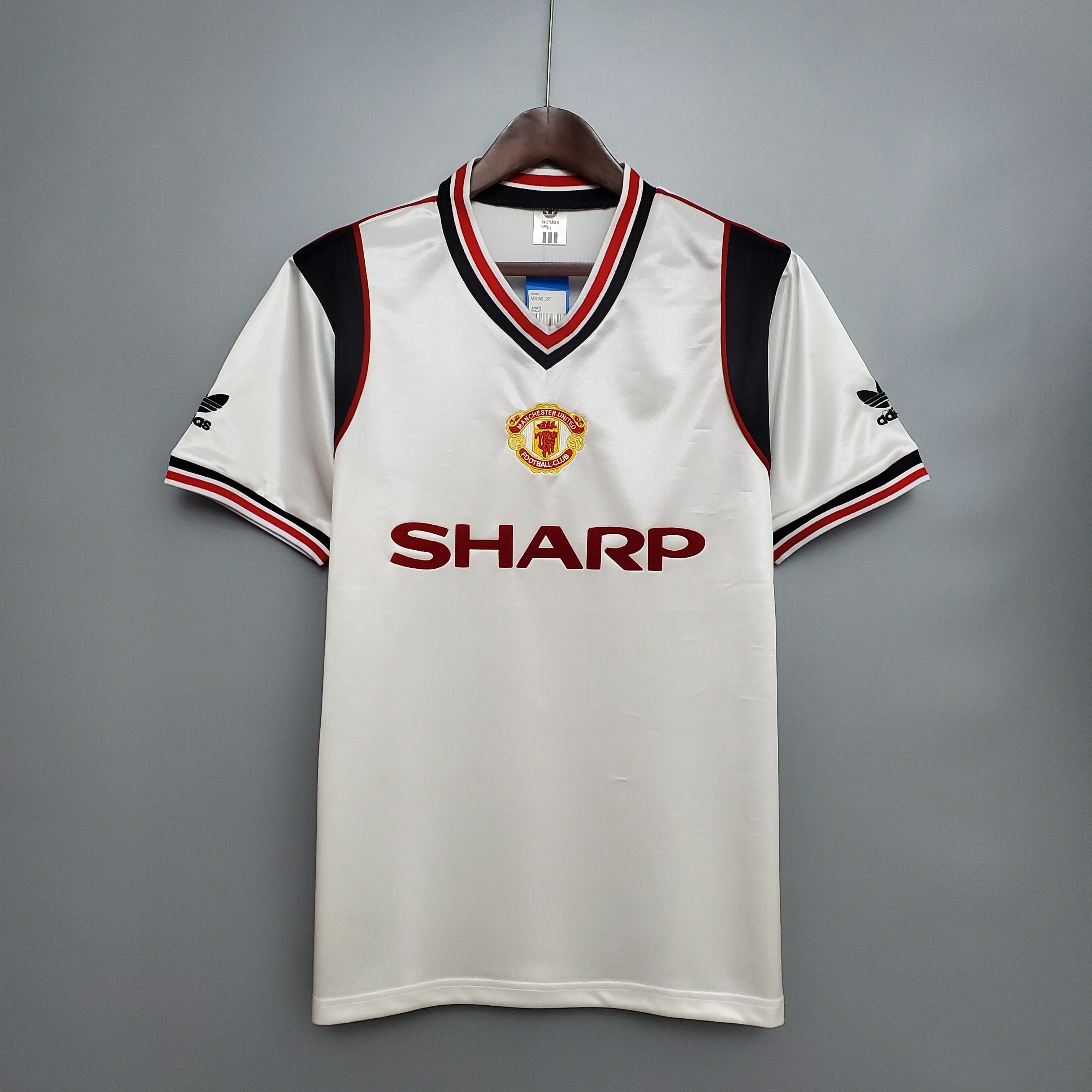 33_92b47b7e-d237-4c2b-9ba2-b5e930a4ef0a-1 MANCHESTER UNITED II 1985 HOMBRE (RETRO) - Imagen 1