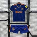 NEWCASTLE II 25/26 CONJUNTO INFANTIL