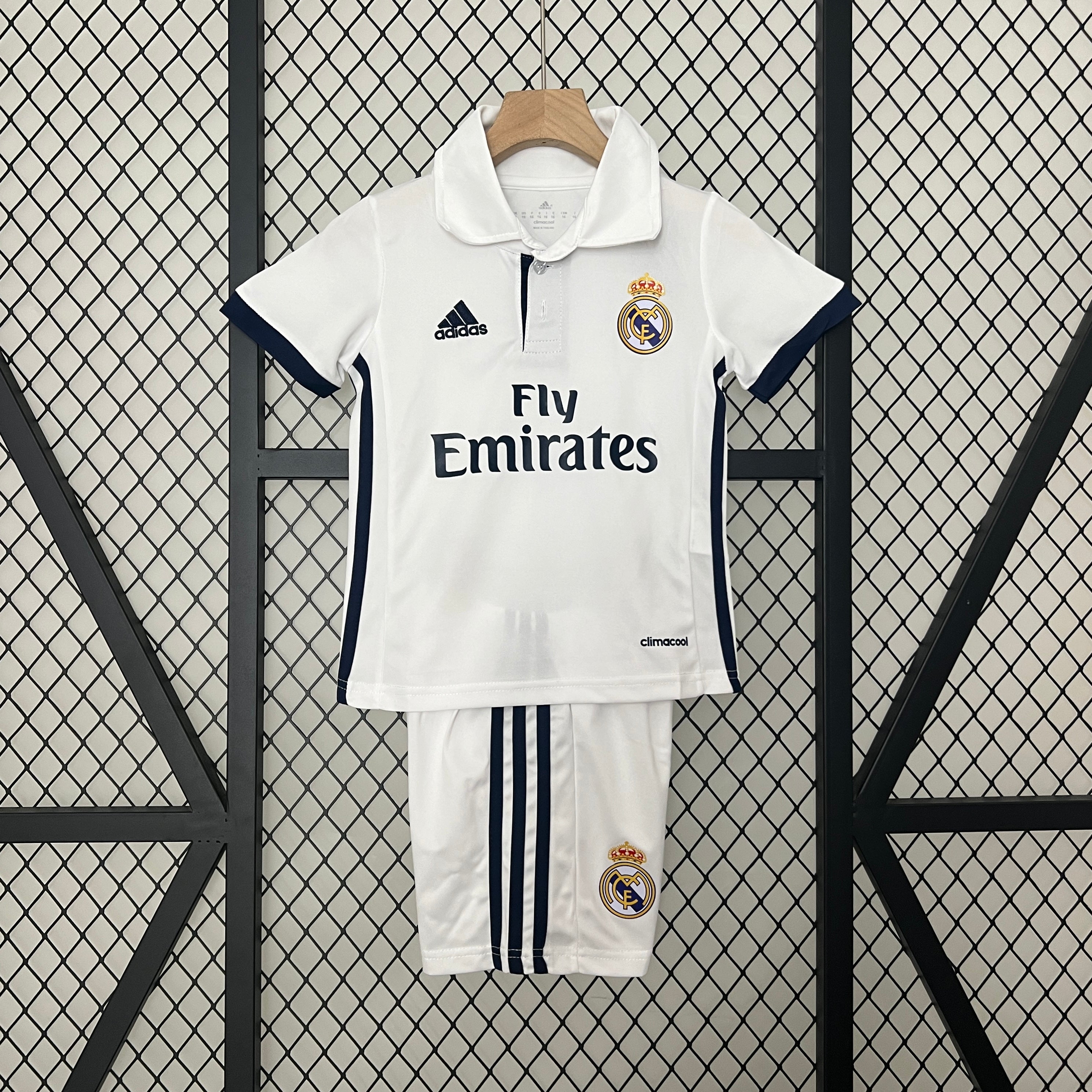 CAMISETAREALMADRIDI16-17CONJUNTOINFANTIL_RETRO-1 MERENGUES I 16/17 CONJUNTO INFANTIL (RETRO) - Imagen 1