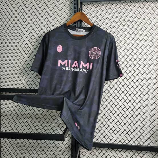 IMG-2577 INTER MIAMI EDICIÓN LIMITADA BAPE 24/25 HOMBRE - Imagen 1