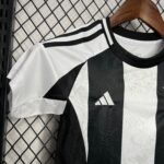 JUVENTUS I 24/25 CONJUNTO INFANTIL - Imagen 2