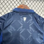 MANCHESTER UNITED II 24/25 CONJUNTO INFANTIL - Imagen 6