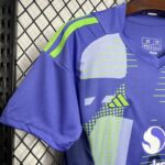 MANCHESTER UNITED PORTERO I 24/25 CONJUNTO INFANTIL - Imagen 3