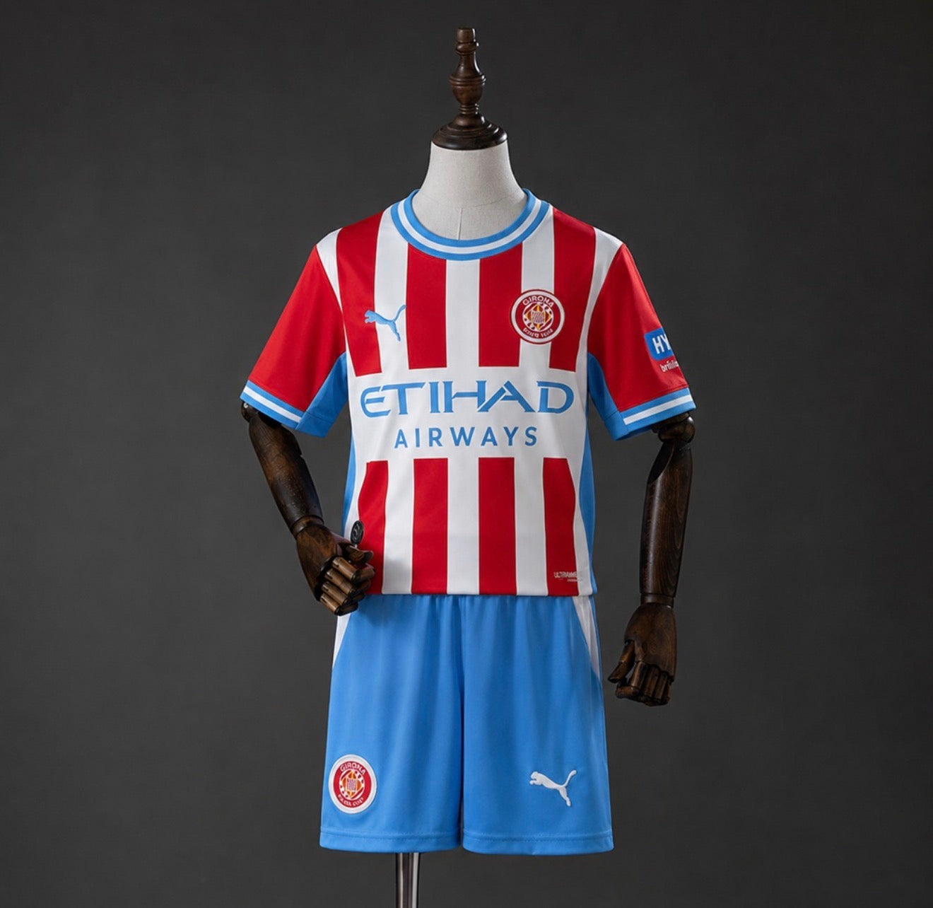 7E1E37C2-EE31-48BB-8557-526E063A5902.jpg GIRONA I 26/27 CONJUNTO INFANTIL - Imagen 1