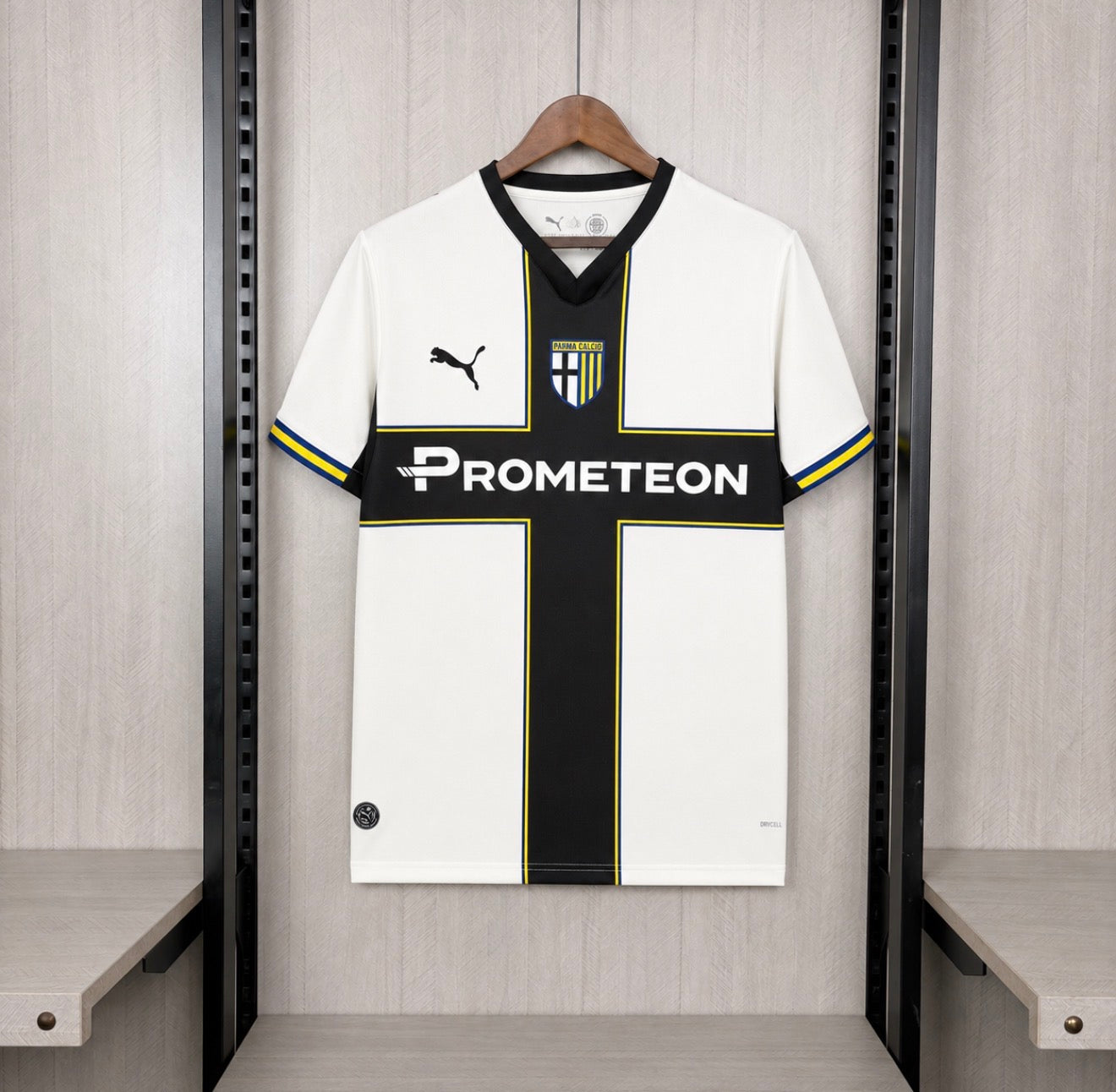 CF19F5C6-EFD9-4F57-8151-4BA30A0A6E13.jpg PARMA I 26/27 HOMBRE - Imagen 1